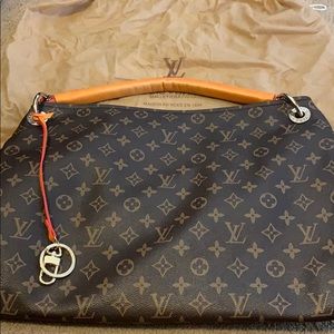 Louis Vuitton Artsy handbag